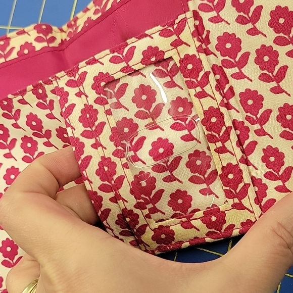 Vera Bradley Quilted Wallet 5.5 x 4 Closed - Picture 8 of 11